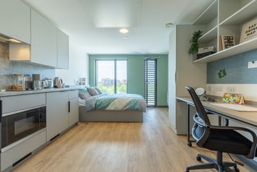 Silver Studio - Image 1